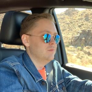 Meet your Posher, Cory